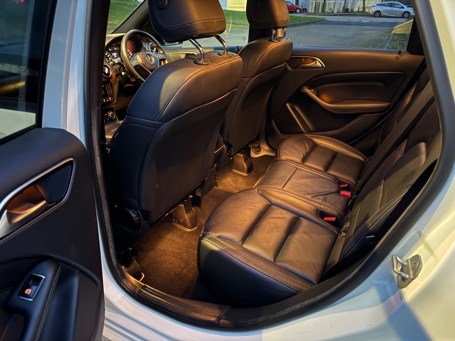 Used Mercedes-Benz B Class 2014 for sale - 77382014: Photo 24