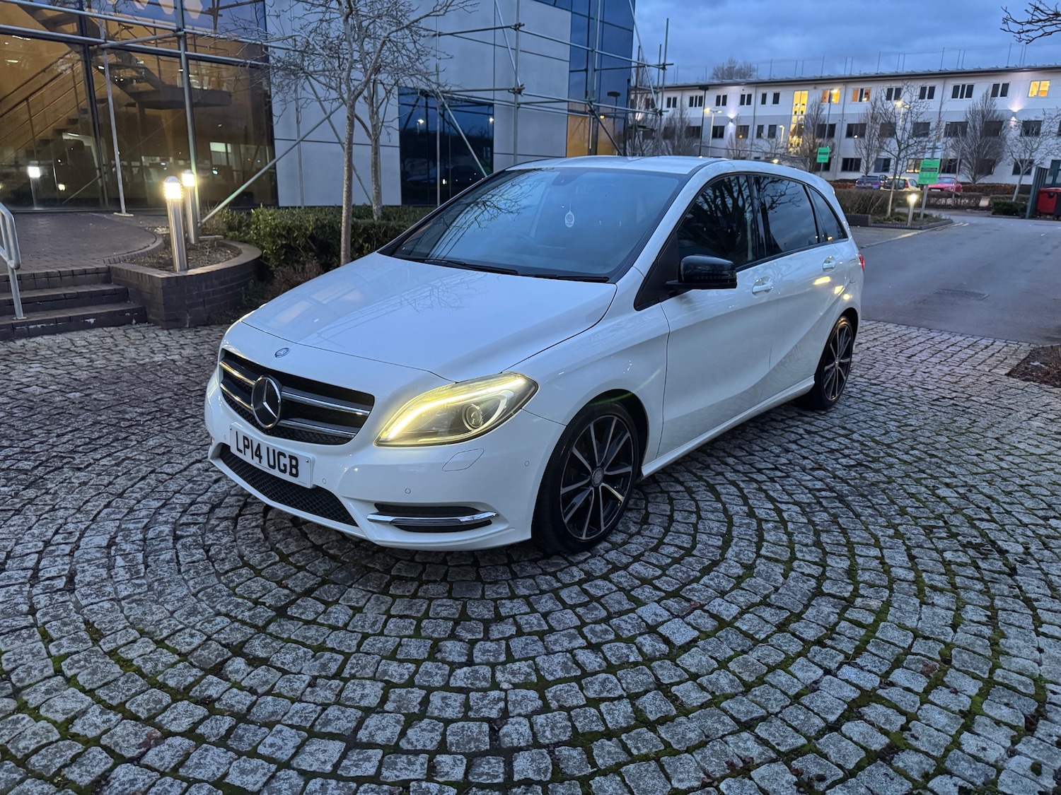 Used Mercedes-Benz B Class 2014 for sale - 77382014: Photo 4