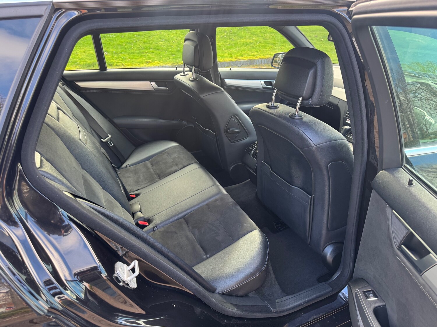 Used Mercedes-Benz C Class 2014 for sale - 77901352: Photo 13