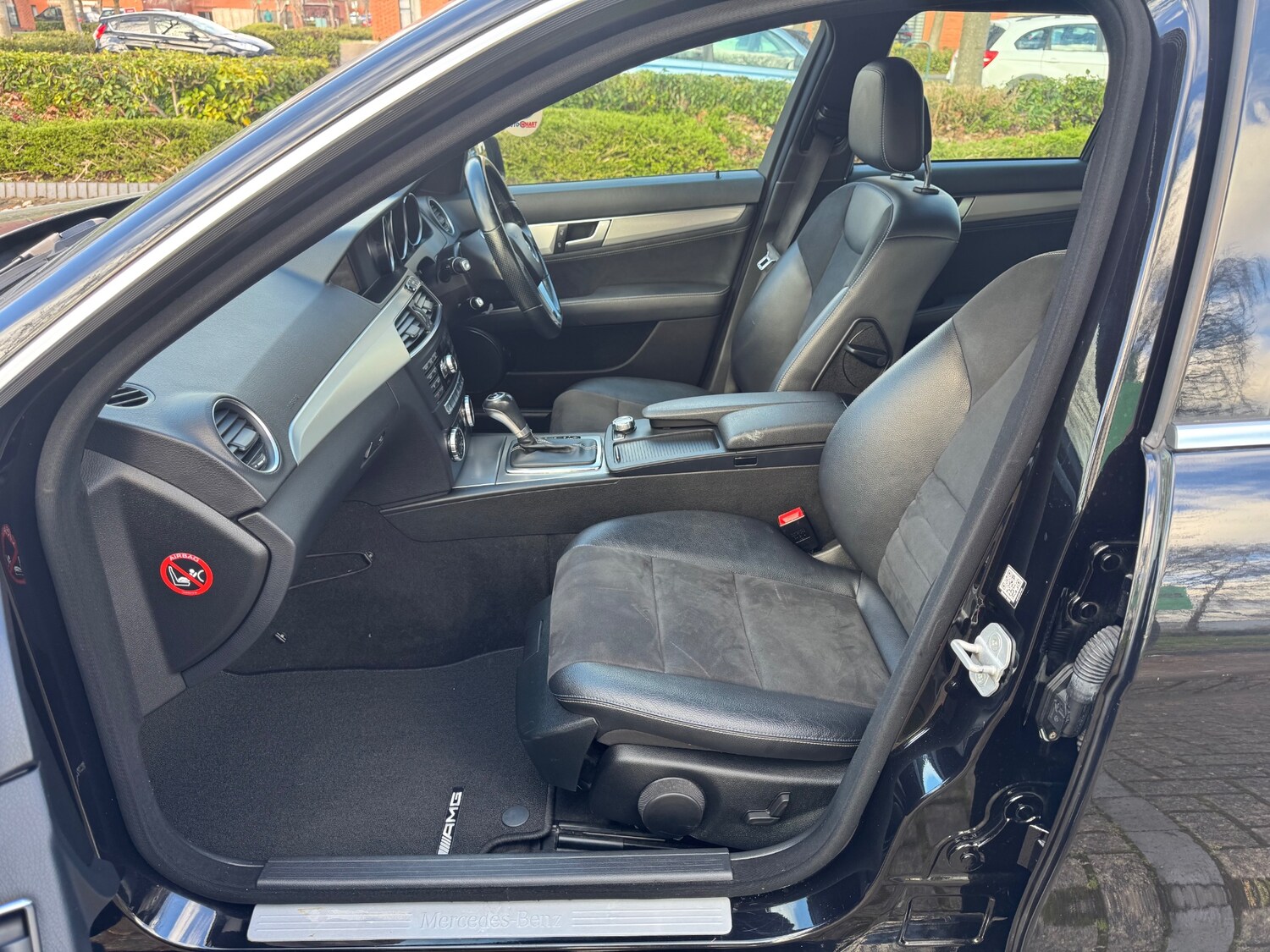 Used Mercedes-Benz C Class 2014 for sale - 77901352: Photo 8