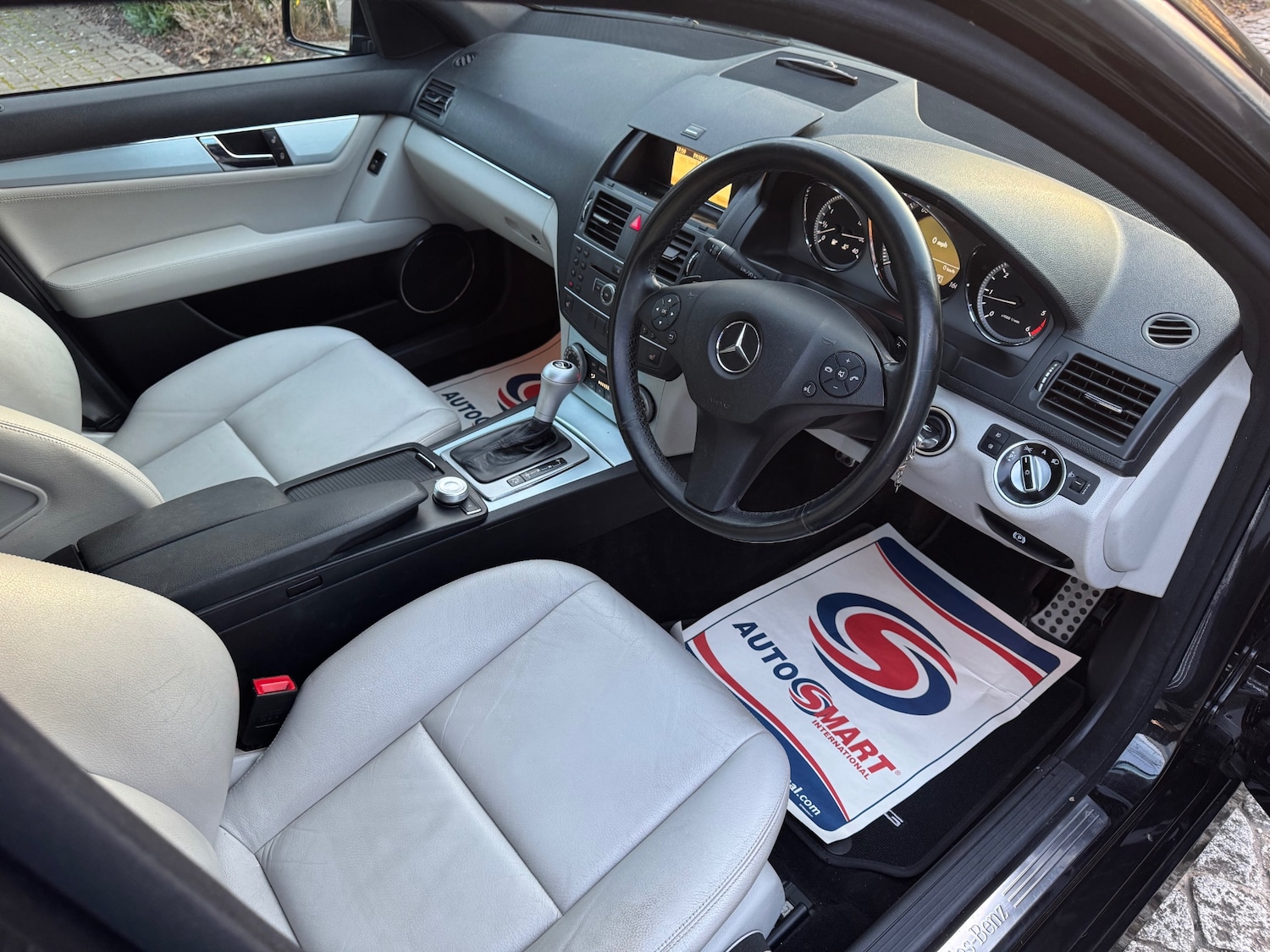 Used Mercedes-Benz C Class 2011 for sale - 77956914: Photo 10