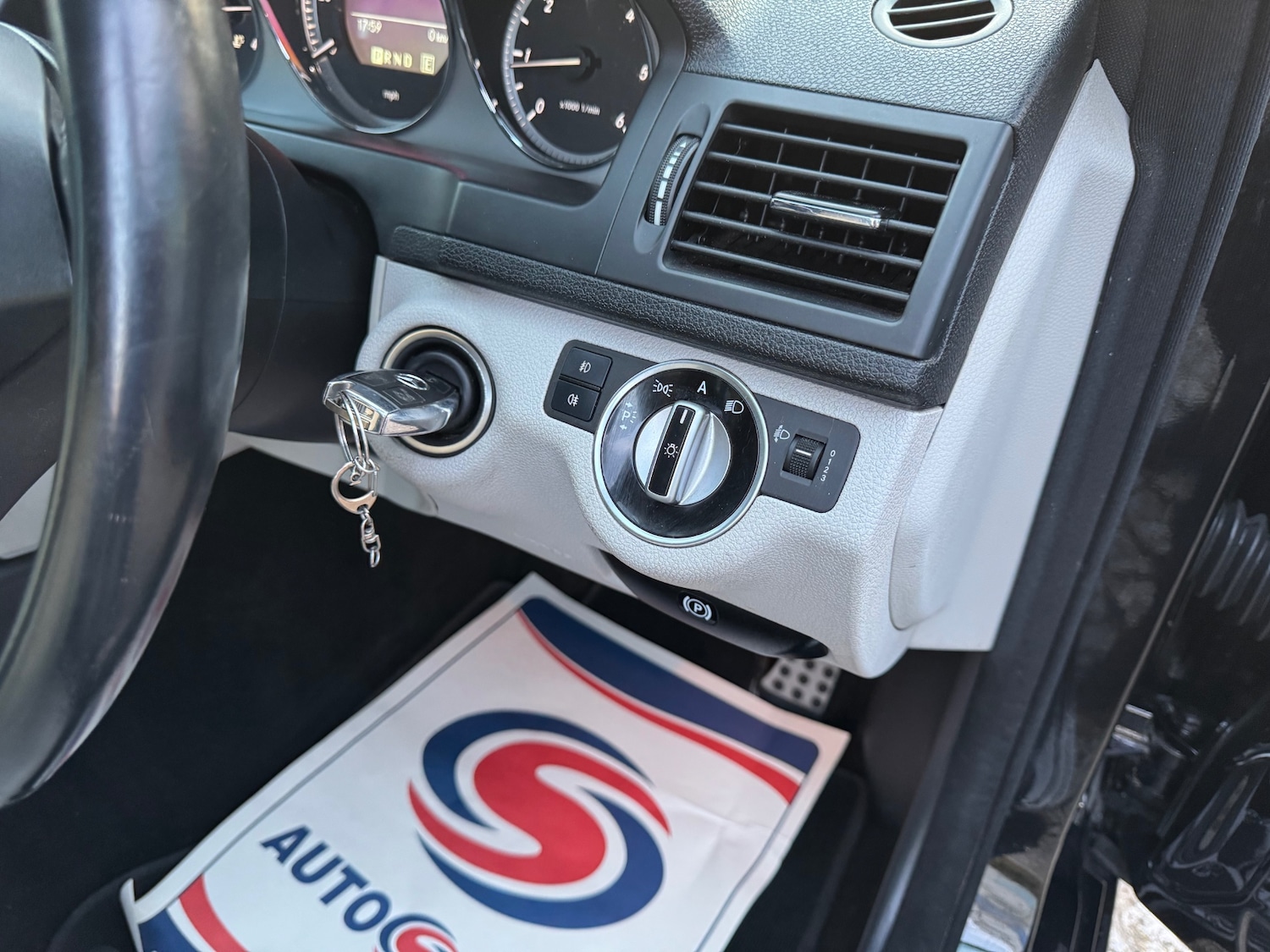 Used Mercedes-Benz C Class 2011 for sale - 77956914: Photo 15