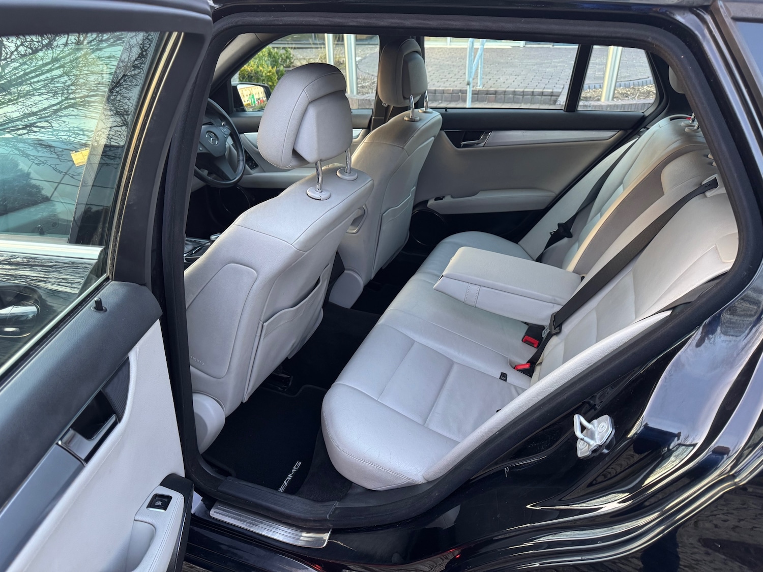 Used Mercedes-Benz C Class 2011 for sale - 77956914: Photo 19