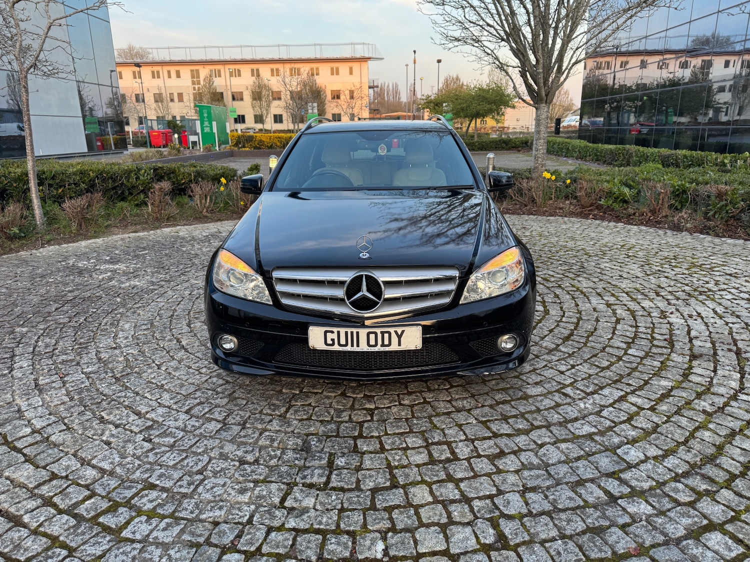 Used Mercedes-Benz C Class 2011 for sale - 77956914: Photo 2