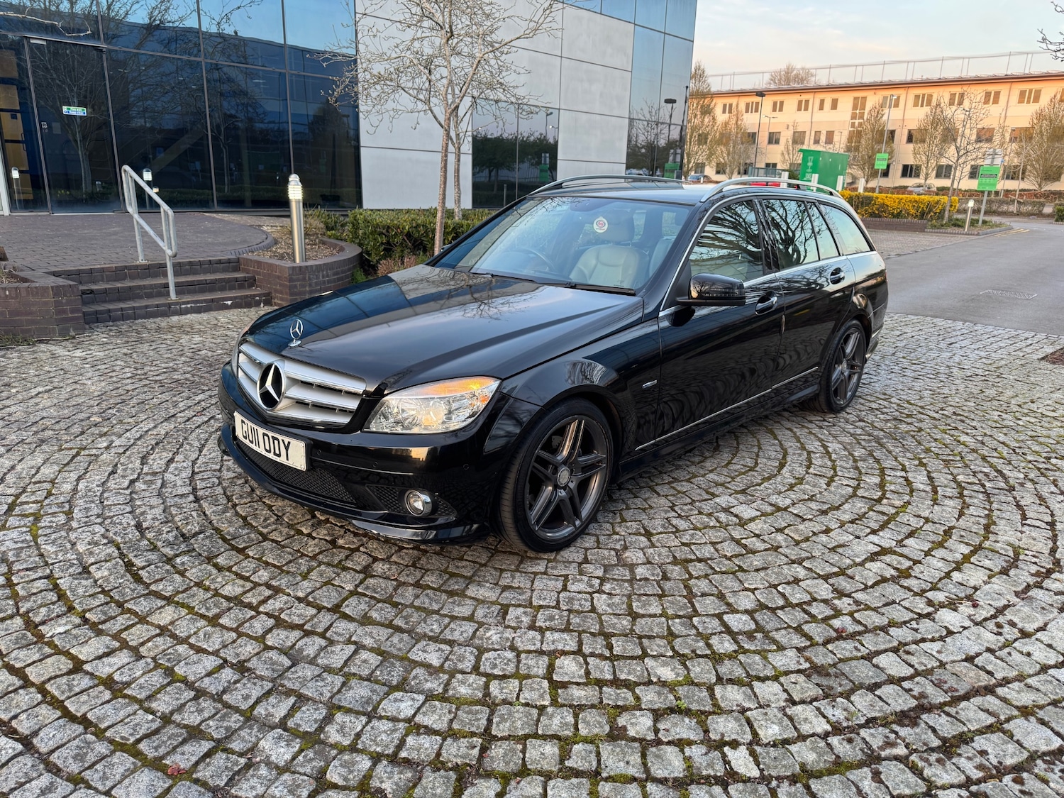 Used Mercedes-Benz C Class 2011 for sale - 77956914: Photo 4