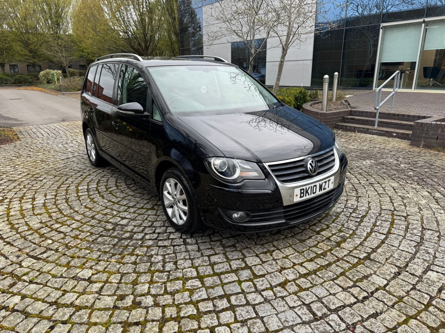 Used Volkswagen Touran 2010 for sale - 78123029: Photo 3