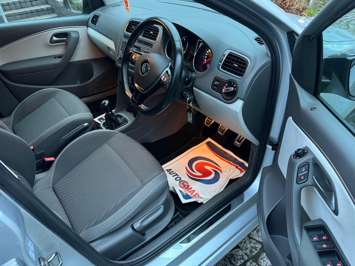 Used Volkswagen Polo 2015 for sale - 77382008: Photo 10