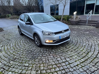 Used Volkswagen Polo 2015 for sale - 77382008: Photo