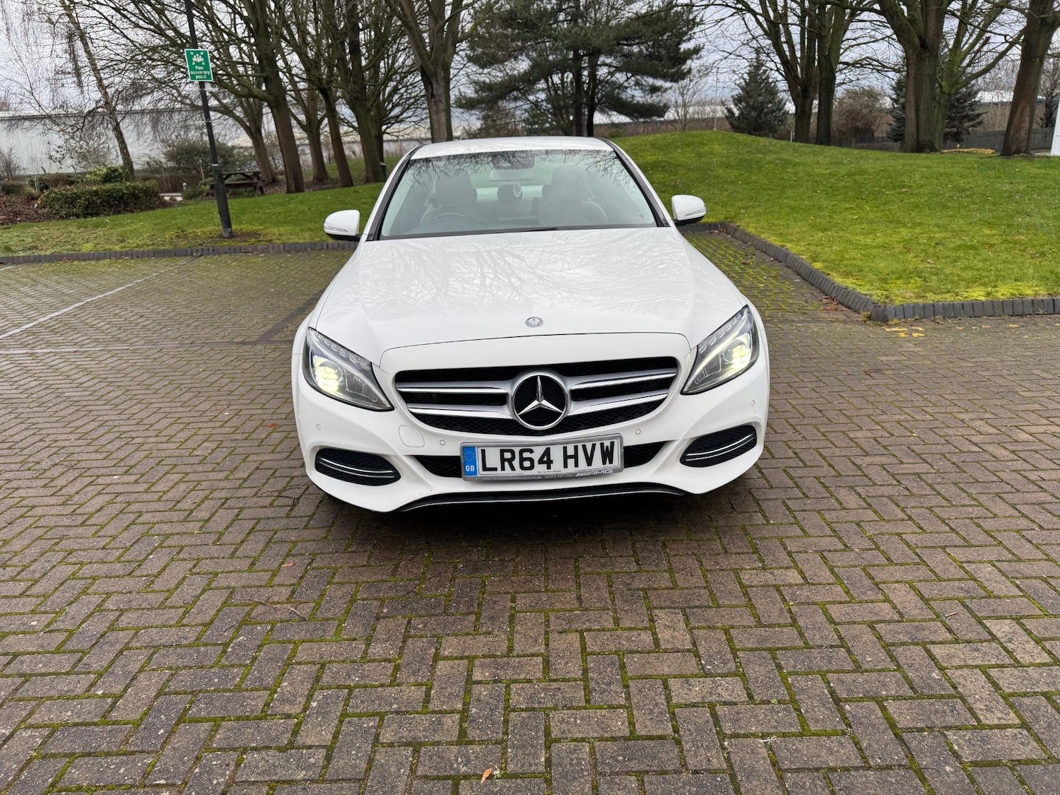 Used Mercedes-Benz C Class 2014 for sale - 77148948: Photo 2