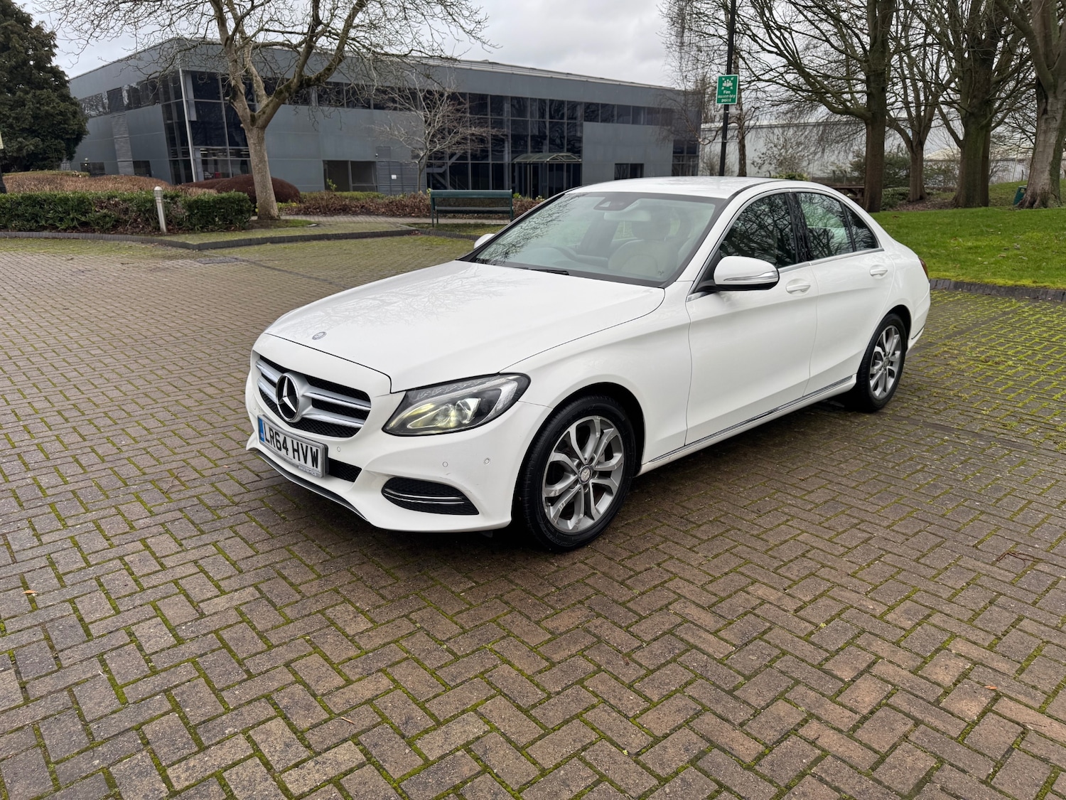 Used Mercedes-Benz C Class 2014 for sale - 77148948: Photo 3