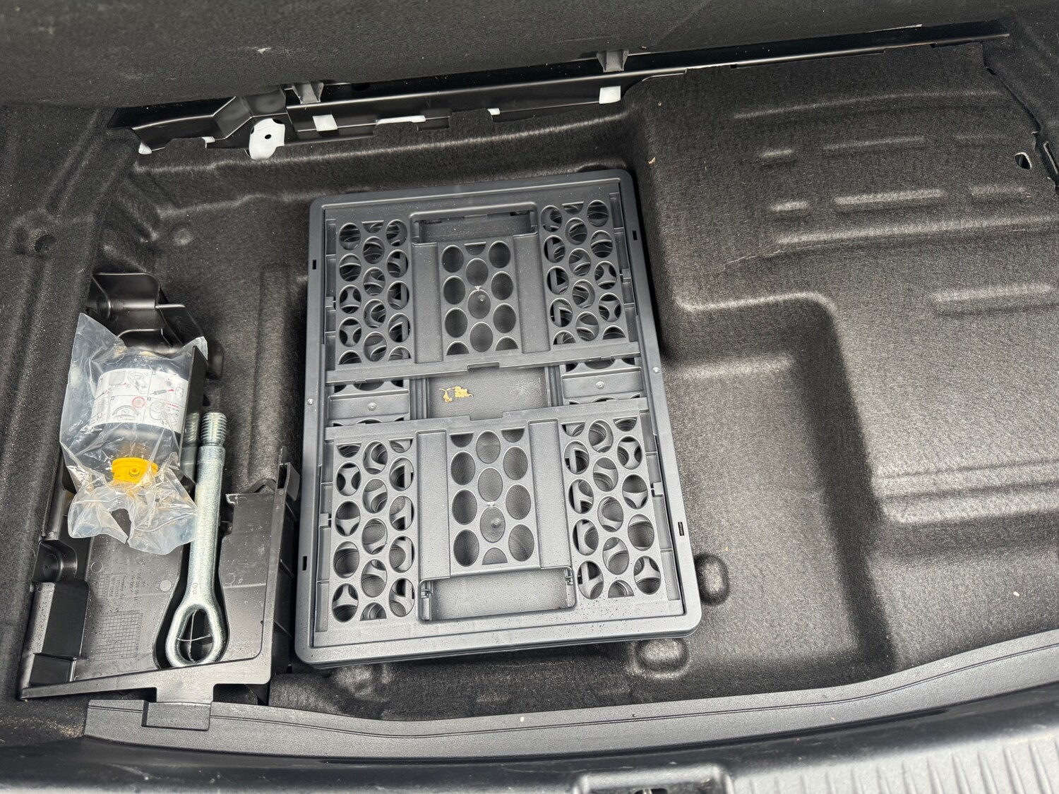 Used Mercedes-Benz C Class 2014 for sale - 77148948: Photo 36