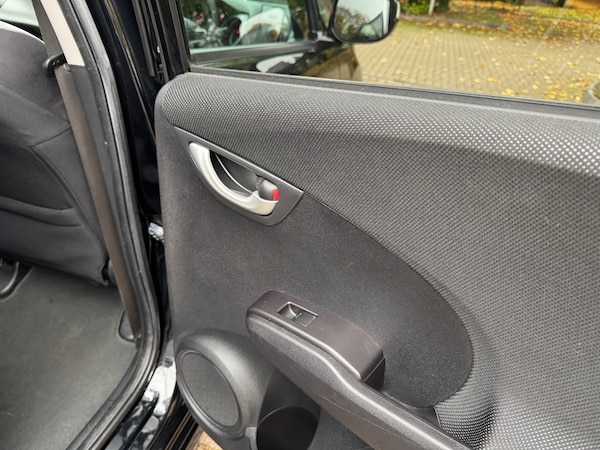 Used Honda Jazz 2014 for sale - 76171290: Photo 14