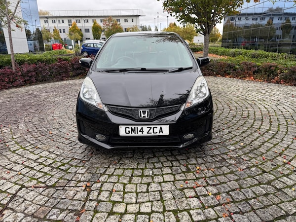 Used Honda Jazz 2014 for sale - 76171290: Photo 2