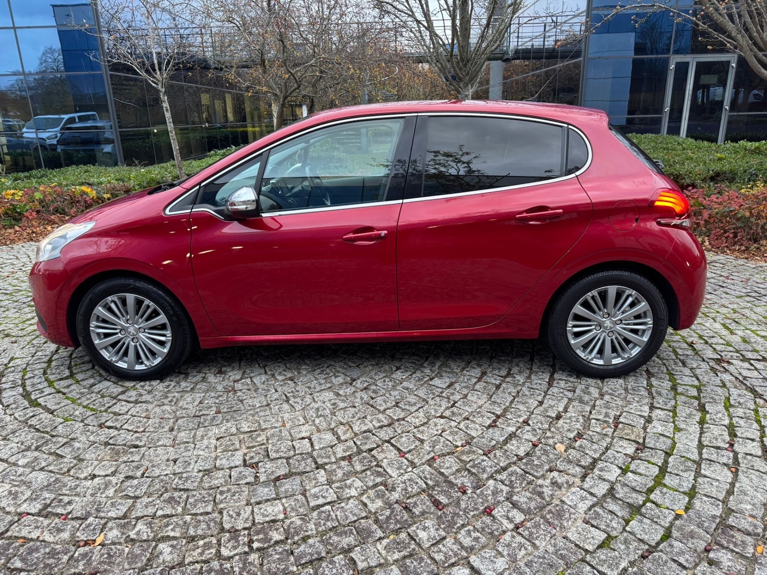 Used Peugeot 208 2016 for sale - 76577511: Photo 3