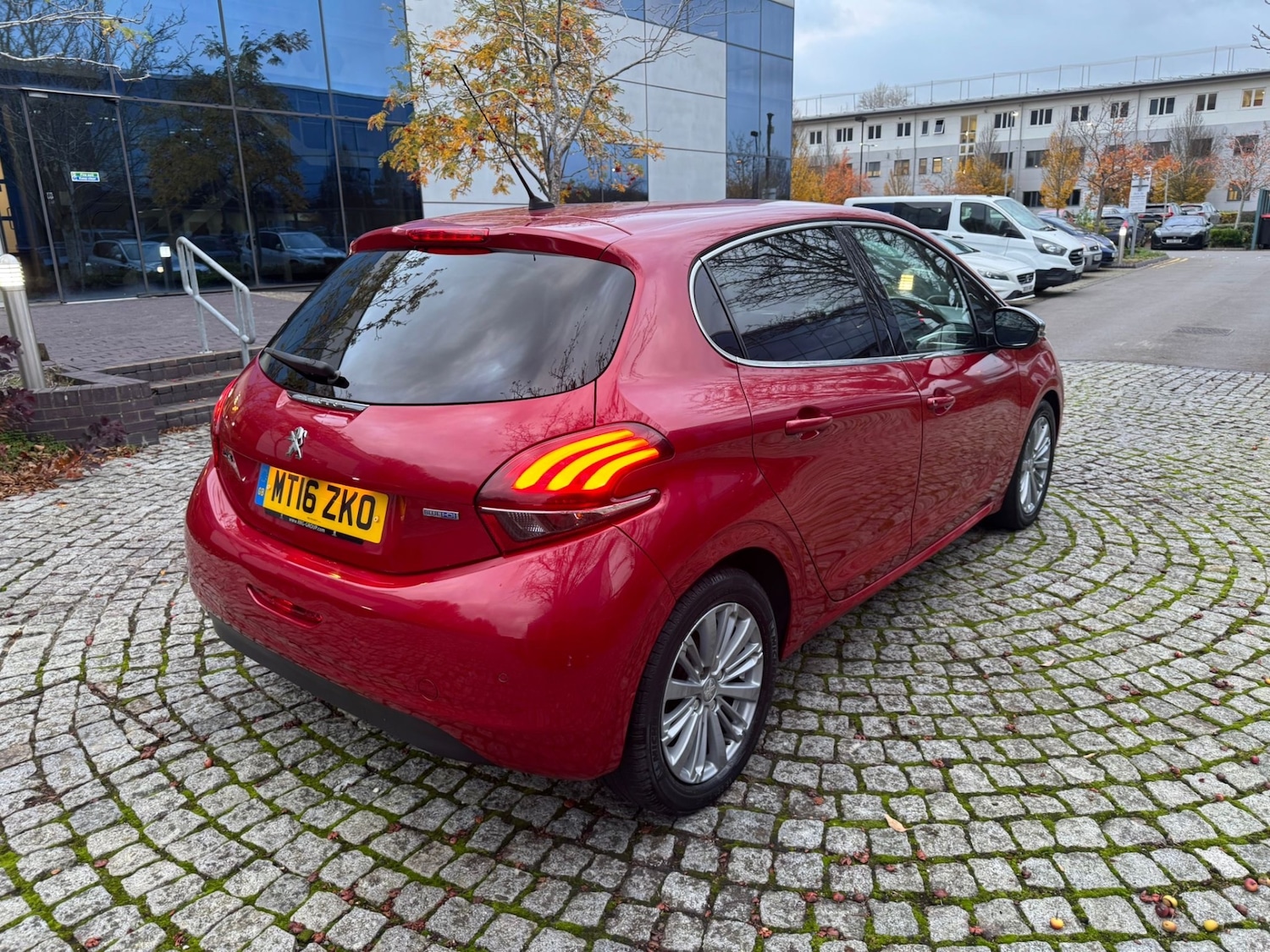Used Peugeot 208 2016 for sale - 76577511: Photo 6