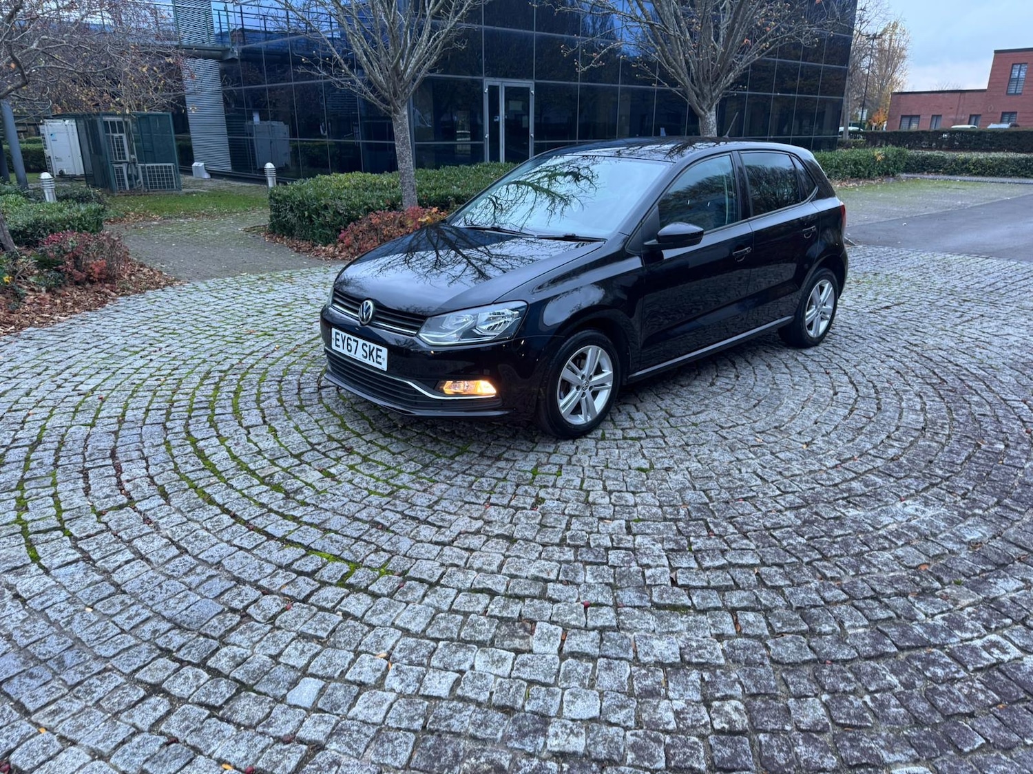 Used Volkswagen Polo 2017 for sale - 76577761: Photo 2