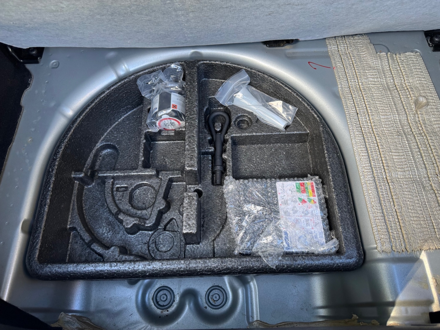 Used Ford Fiesta 2010 for sale - 76018266: Photo 19