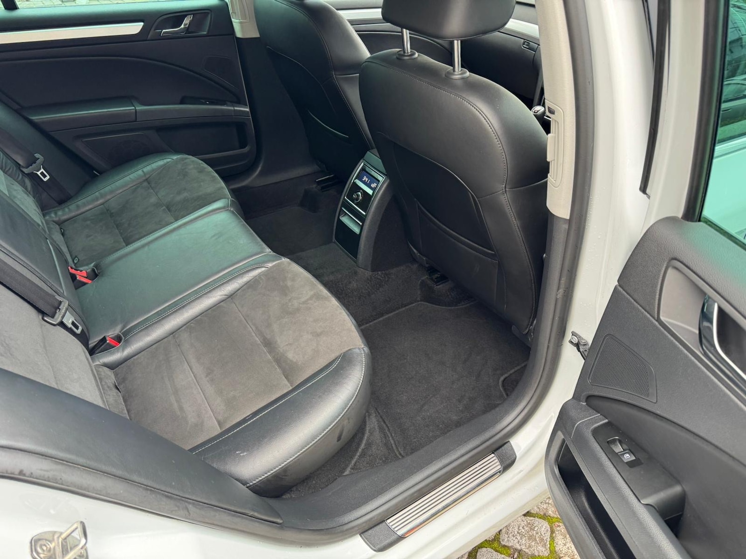 Used Skoda Superb 2014 for sale - 77901244: Photo 12