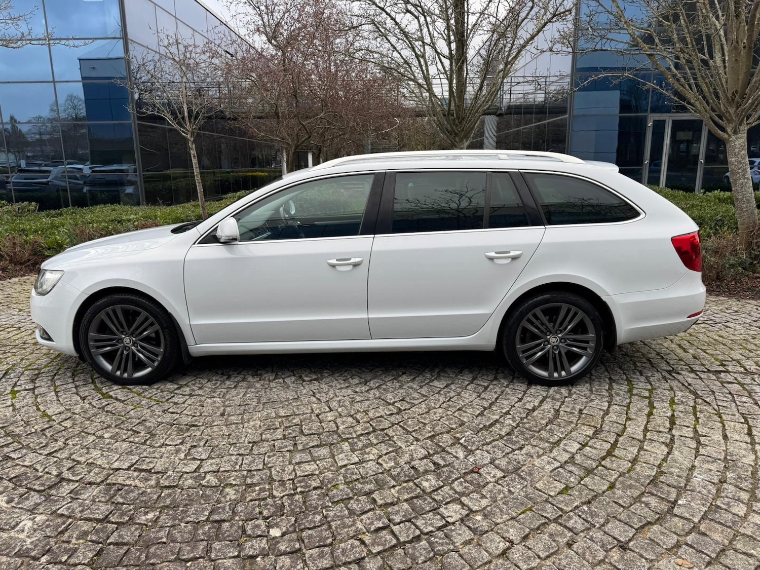 Used Skoda Superb 2014 for sale - 77901244: Photo 8