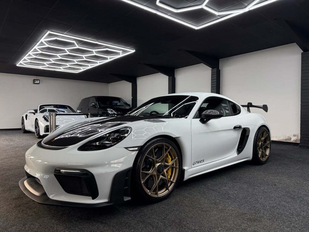 Used Porsche Cayman 2025 for sale - 76509502: Photo 2