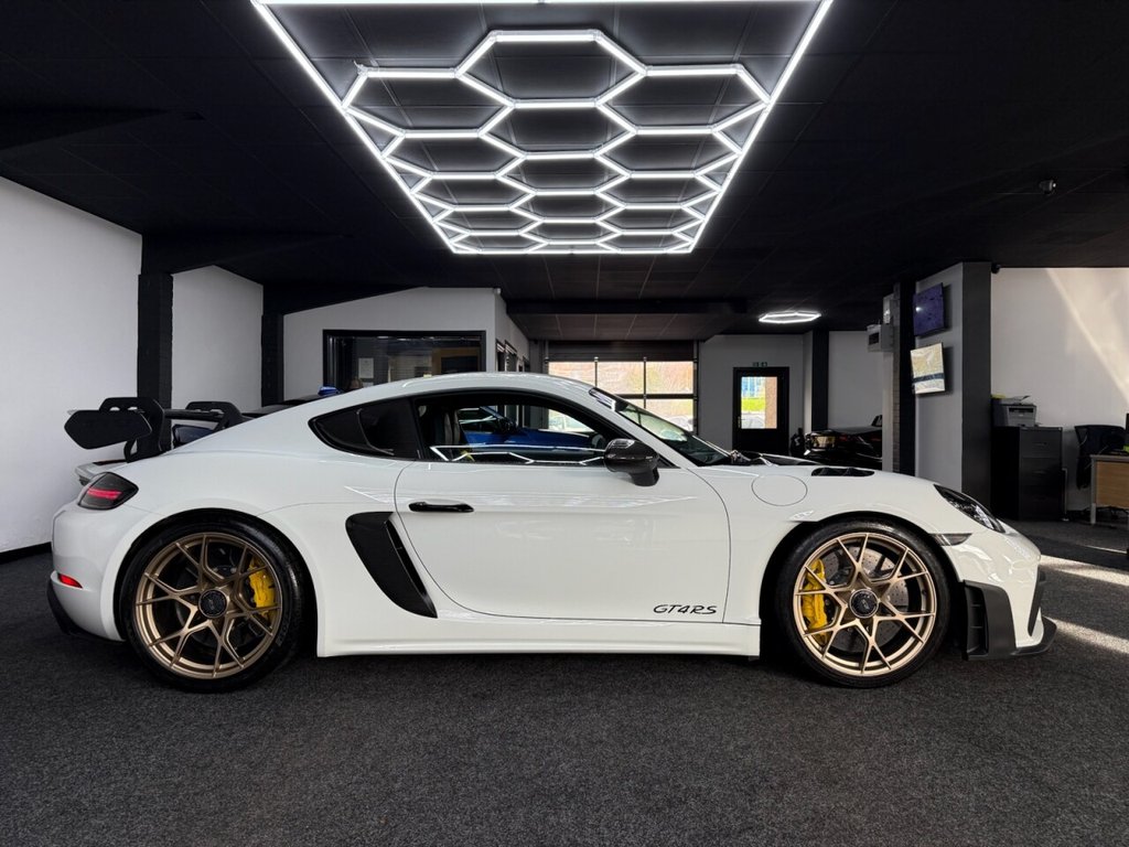 Used Porsche Cayman 2025 for sale - 76509502: Photo 21