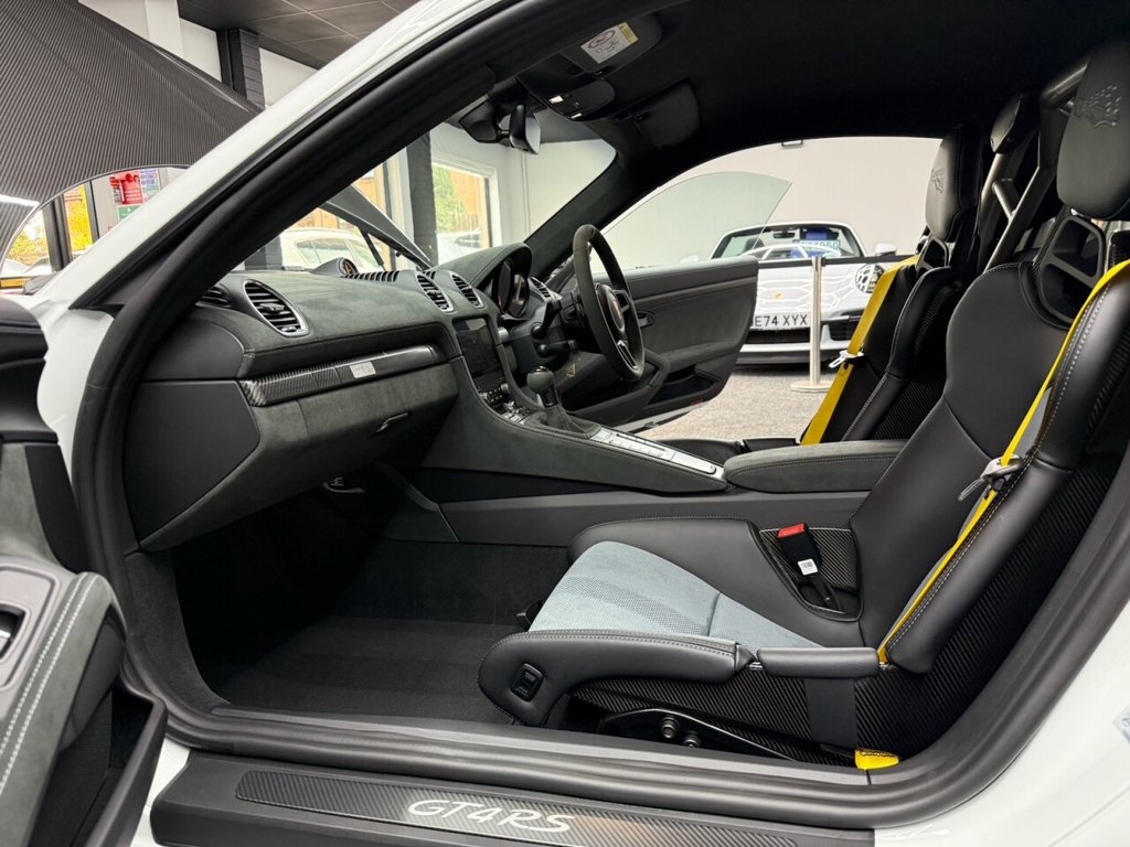 Used Porsche Cayman 2025 for sale - 76509502: Photo 44