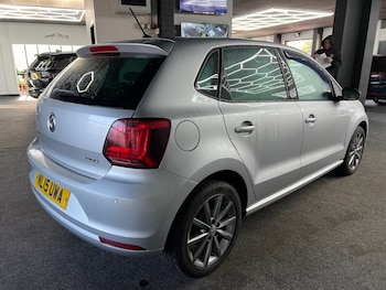 Used Volkswagen Polo 2015 for sale - 78212956: Photo