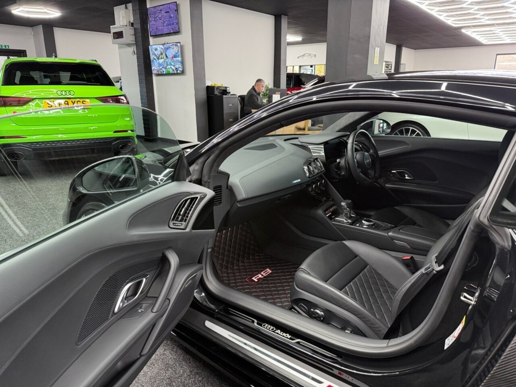 Used Audi R8 2024 for sale - 76642390: Photo 30