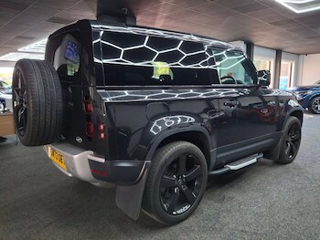 Used Land Rover Defender 2023 for sale - 78315601: Photo