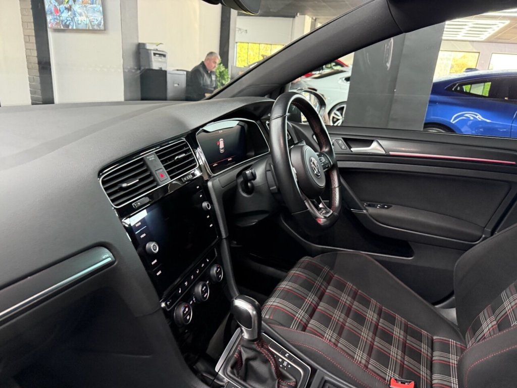 Used Volkswagen Golf 2020 for sale - 76385816: Photo 32