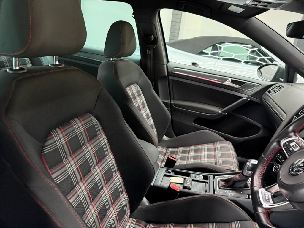 Used Volkswagen Golf 2020 for sale - 76385816: Photo 40