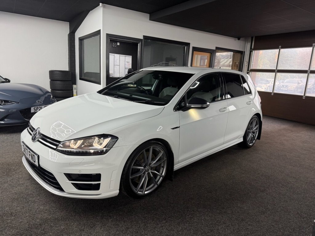 Used Volkswagen Golf 2017 for sale - 77631730: Photo 2