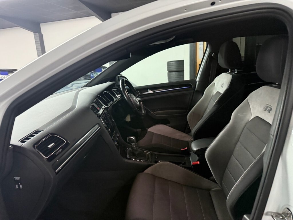 Used Volkswagen Golf 2017 for sale - 77631730: Photo 29