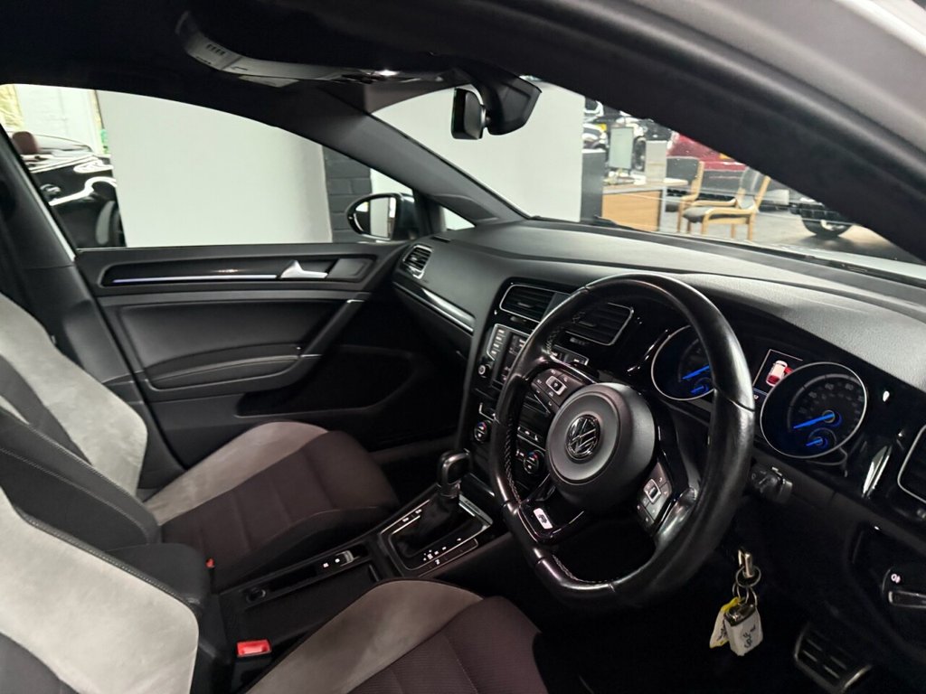 Used Volkswagen Golf 2017 for sale - 77631730: Photo 36