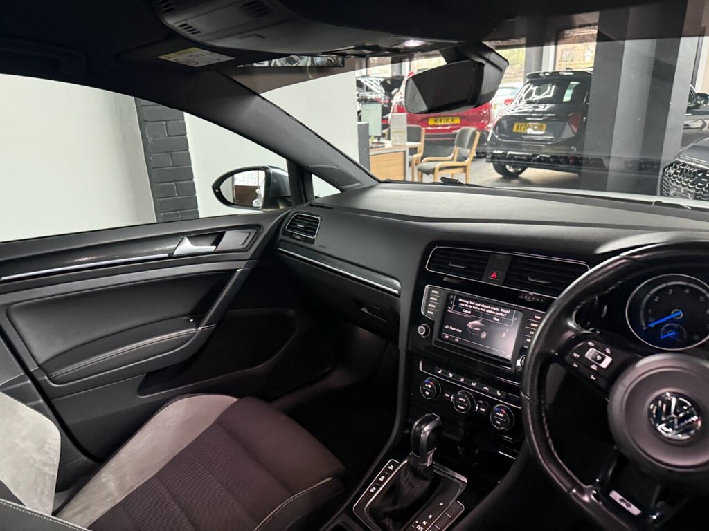 Used Volkswagen Golf 2017 for sale - 77631730: Photo 37