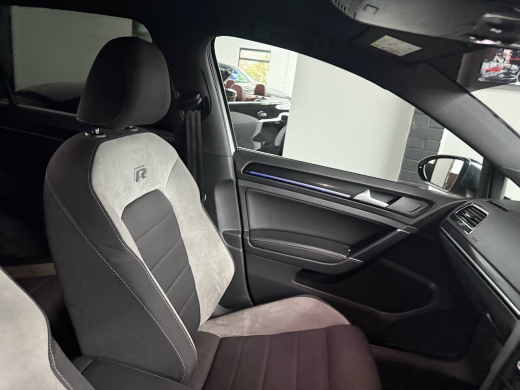 Used Volkswagen Golf 2017 for sale - 77631730: Photo 38