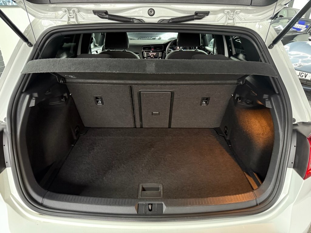 Used Volkswagen Golf 2017 for sale - 77631730: Photo 44