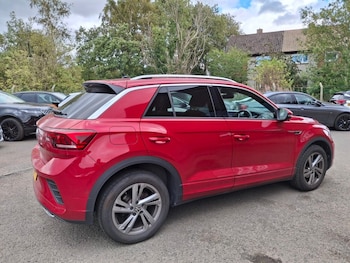 Used Volkswagen T-Roc 2023 for sale - 75924101: Photo