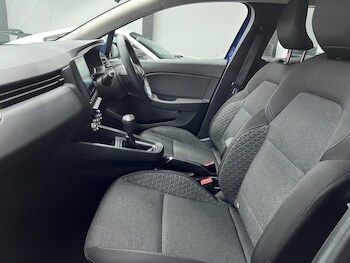 Used Renault Clio 2021 for sale - 77792407: Photo