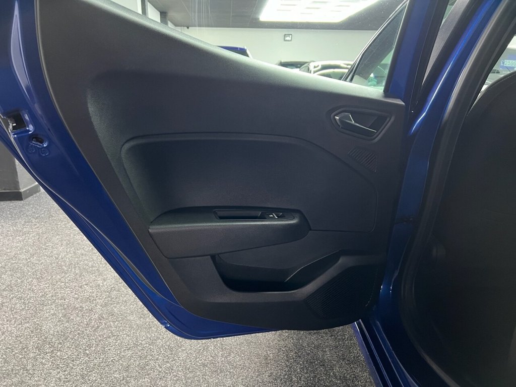 Used Renault Clio 2021 for sale - 77792407: Photo 42