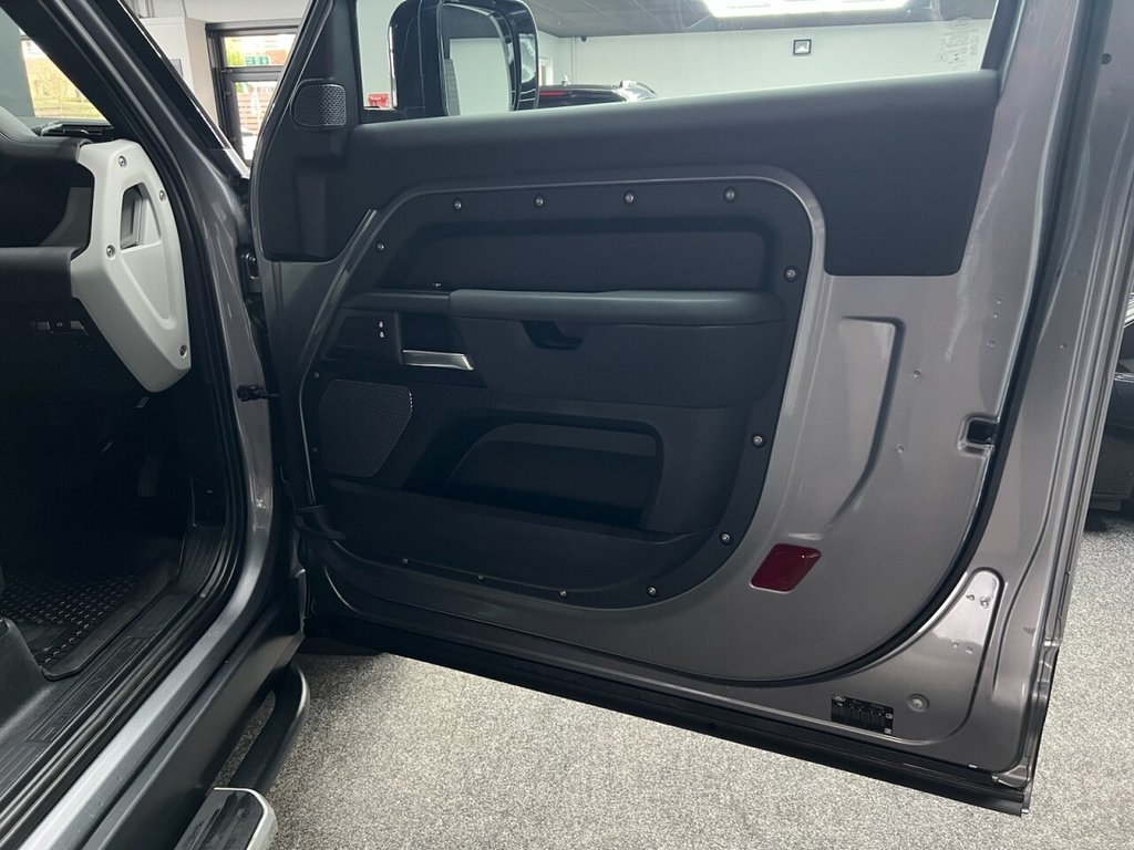 Used Land Rover Defender 2021 for sale - 77583415: Photo 31