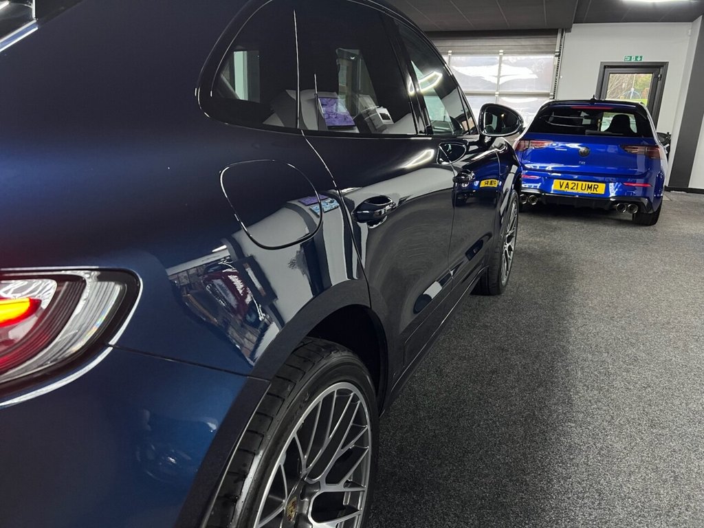 Used Porsche Macan 2020 for sale - 77369756: Photo 14