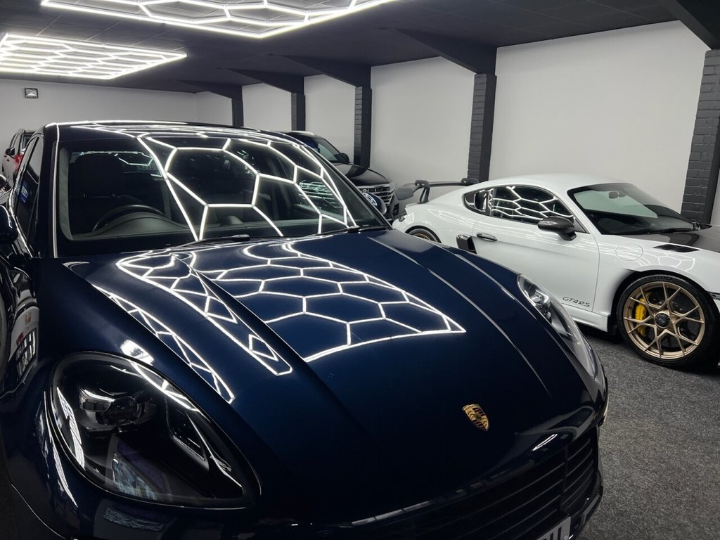 Used Porsche Macan 2020 for sale - 77369756: Photo 22