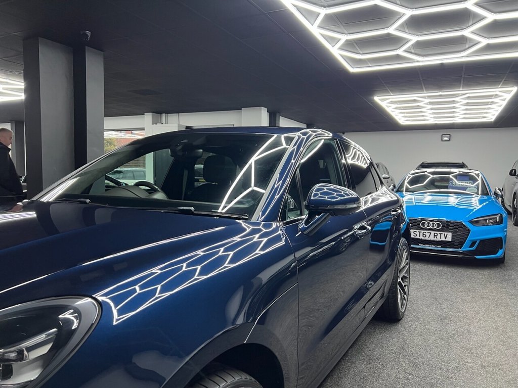 Used Porsche Macan 2020 for sale - 77369756: Photo 25