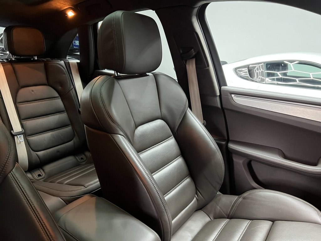 Used Porsche Macan 2020 for sale - 77369756: Photo 36