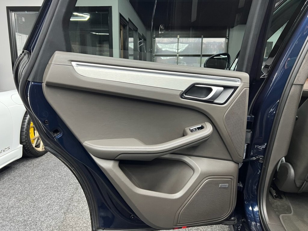 Used Porsche Macan 2020 for sale - 77369756: Photo 46