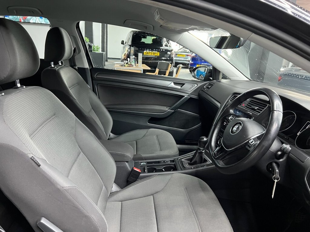 Used Volkswagen Golf 2017 for sale - 77499405: Photo 5