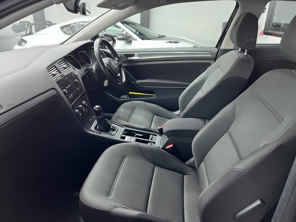 Used Volkswagen Golf 2017 for sale - 77499405: Photo 6