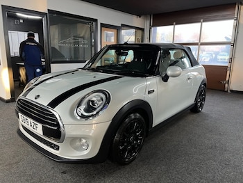 Used MINI Convertible 2019 for sale - 77302357: Photo
