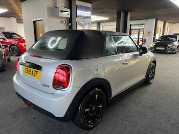 Used MINI Convertible 2019 for sale - 77302357: Photo